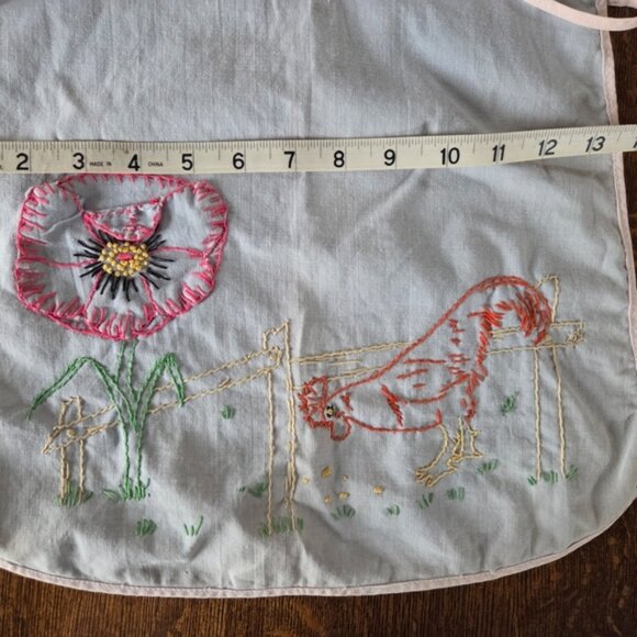 Vintage Embroidered Child's Apron with Floral and Rooster Design - Picture 2 of 10